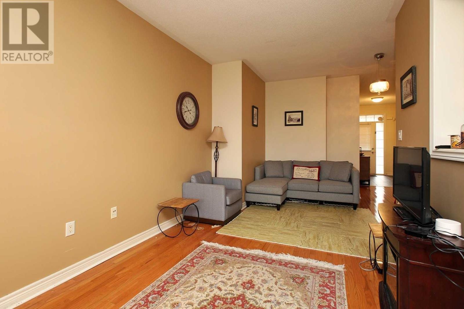 #60 -8 Townwood Dr, Richmond Hill, Ontario  L4E 4Y3 - Photo 3 - N4473860