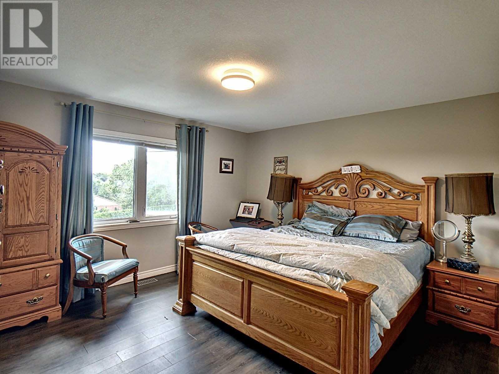 784 Commissioners Rd W, London, Ontario  N6K 1C2 - Photo 9 - X4506765