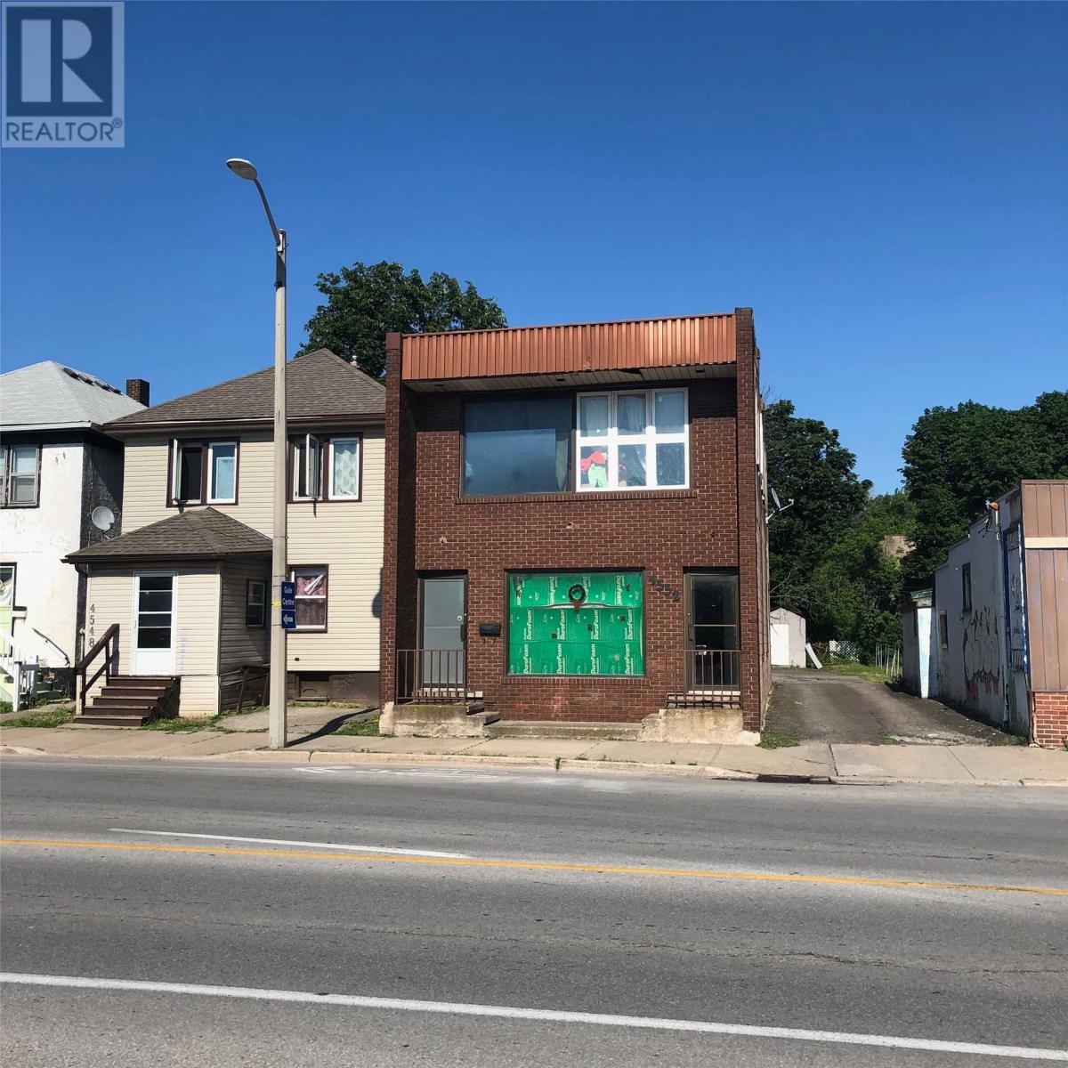 4552 Victoria Ave, Niagara Falls, Ontario  L2E 4B6 - Photo 1 - X4510804