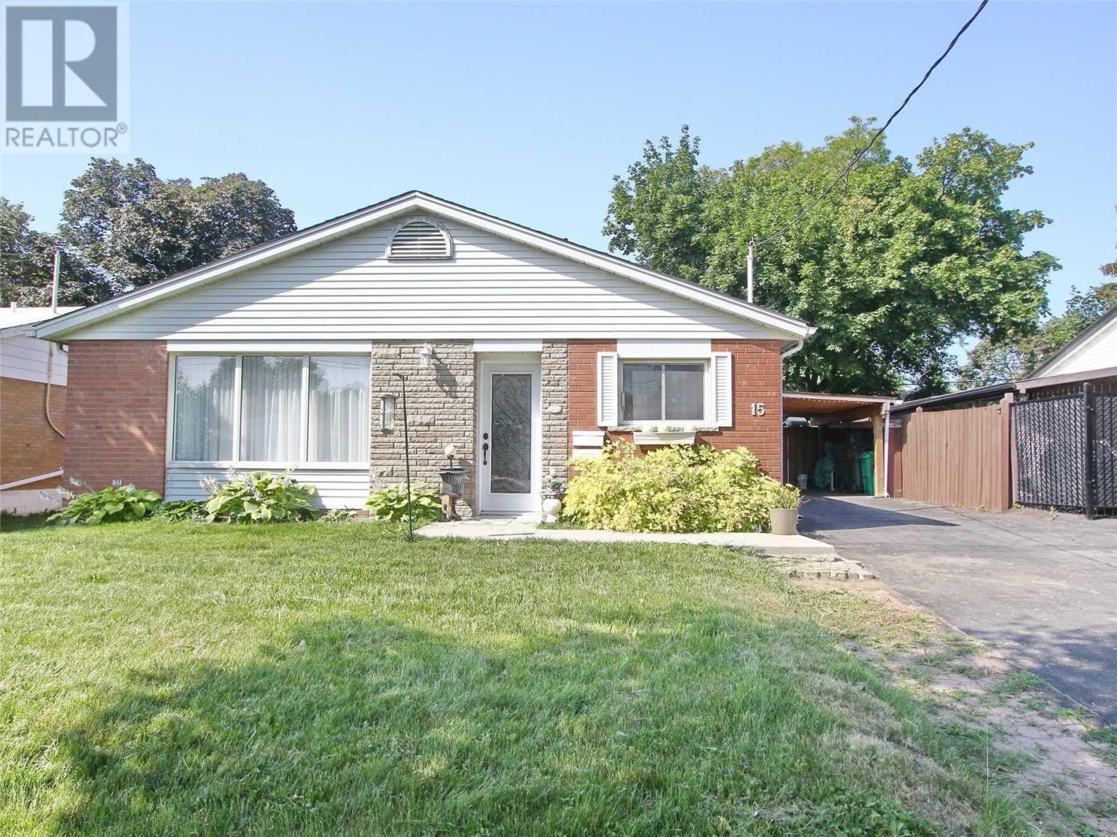 15 Fairfield Ave E, Brampton, Ontario  L6X 2H9 - Photo 1 - W4513985