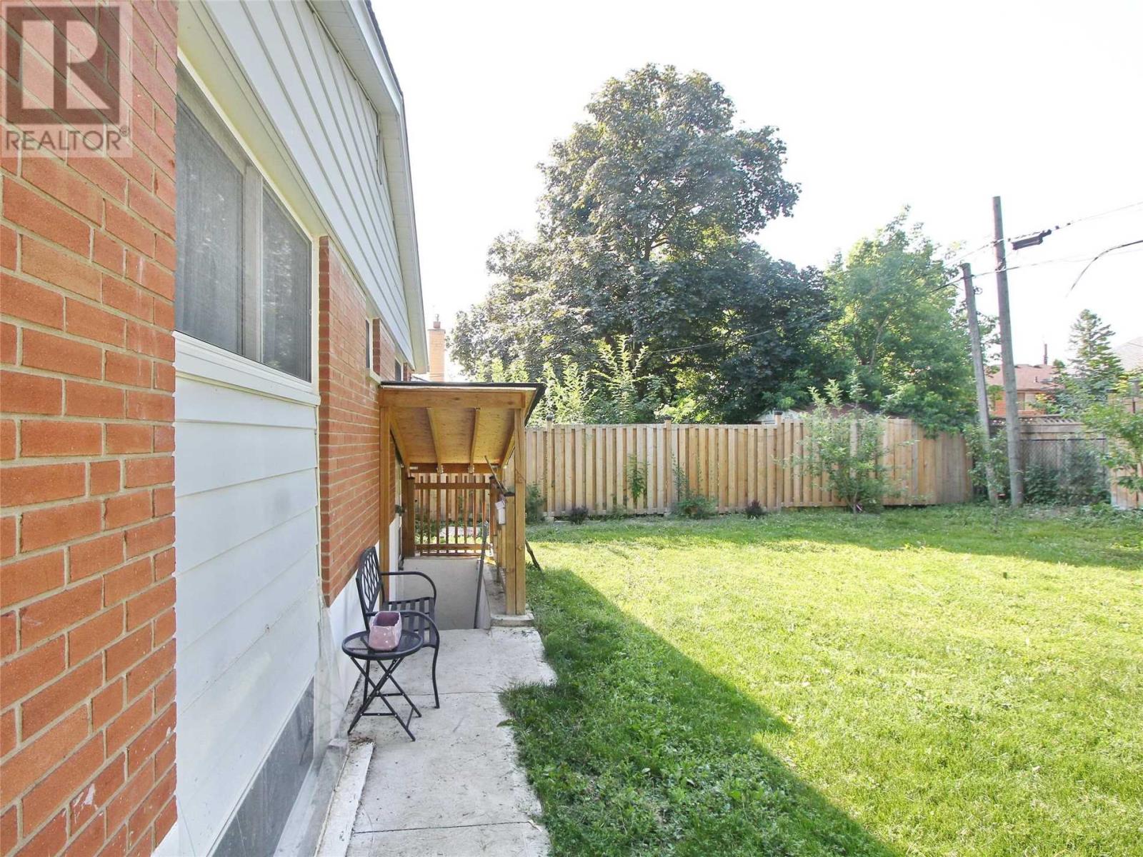 15 Fairfield Ave E, Brampton, Ontario  L6X 2H9 - Photo 19 - W4513985