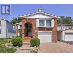 220 THOMS CRES, newmarket, Ontario