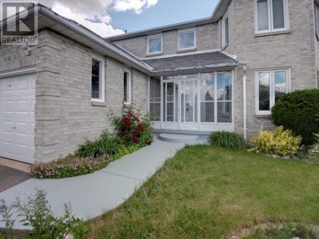 114 Blackmere Circ, Brampton, Ontario  L6W 4C1 - Photo 2 - W4529640