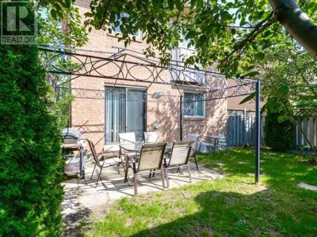 10 Banner Rd, Brampton, Ontario  L6X 4K6 - Photo 18 - W4535972