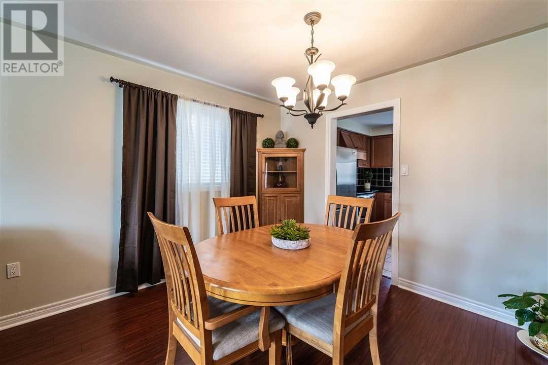 7 Amberview Dr, Georgina, Ontario  L4P 3X6 - Photo 6 - N4539350