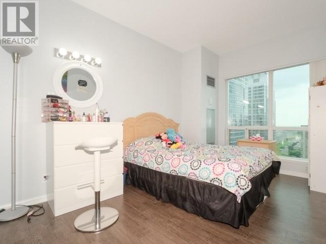 #ph 305 -18 Lee Centre Dr, Toronto, Ontario  M1H 3H5 - Photo 9 - E4542106