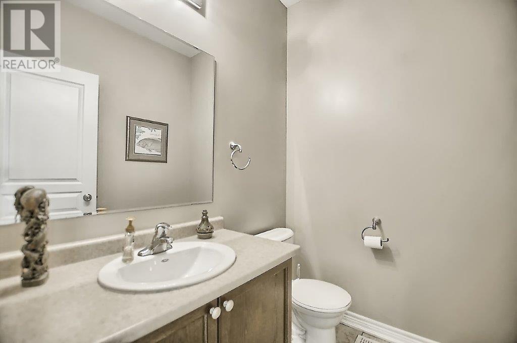 84 Wyndham Circ, Georgina, Ontario  L0E 1R0 - Photo 12 - N4547441