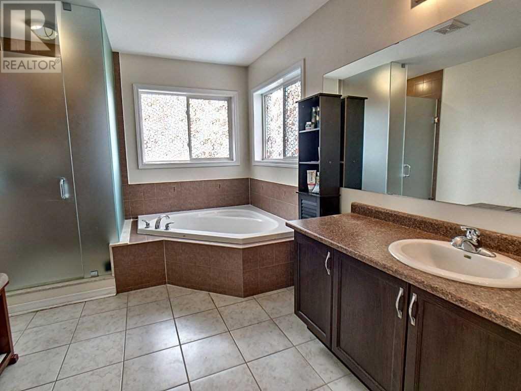 154 The Queensway, Barrie, Ontario  L4M 0B5 - Photo 13 - S4549568