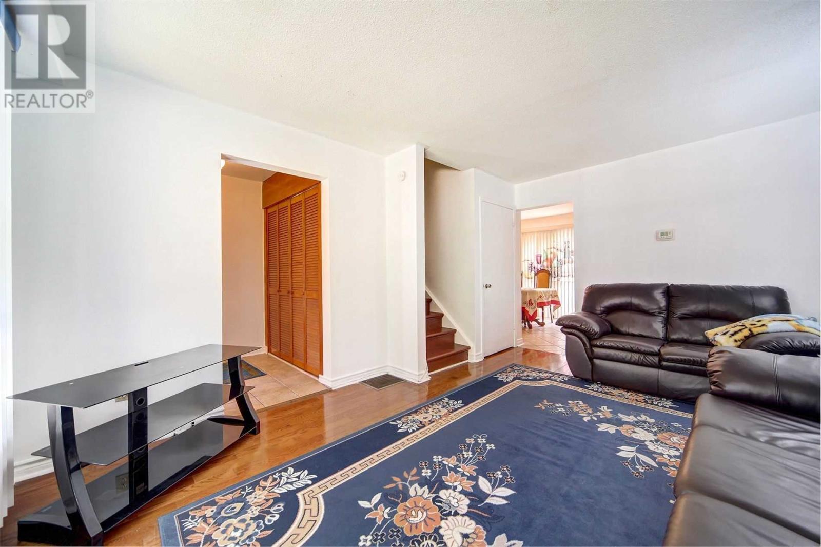 144 Hollyberry Tr, Toronto, Ontario  M2H 2P1 - Photo 6 - C4550976