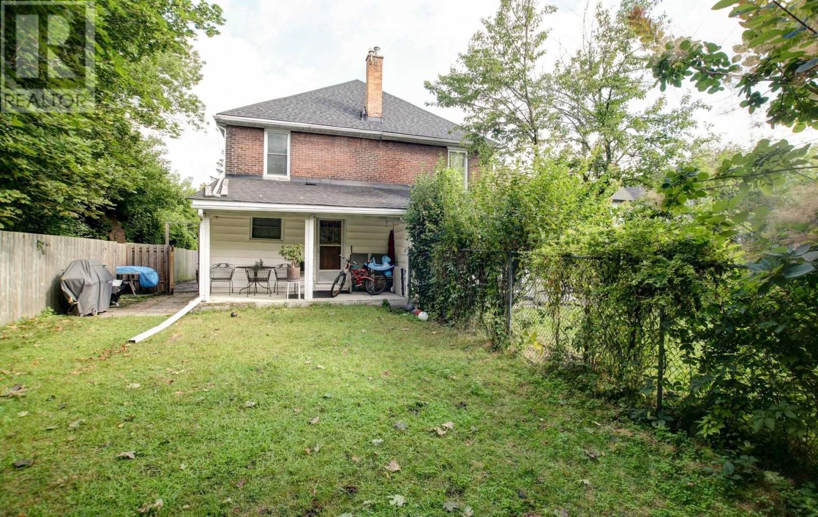 87 Buttonwood Ave, Toronto, Ontario  M6M 2J6 - Photo 19 - W4554122