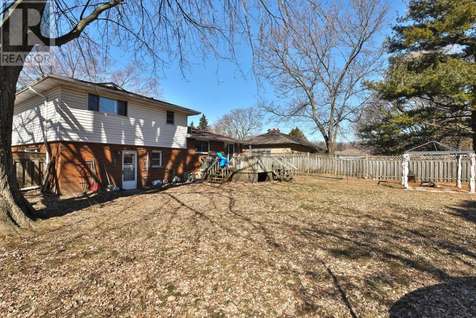 341 Woodworth Dr, Hamilton, Ontario  L9G 2M9 - Photo 19 - X4554469