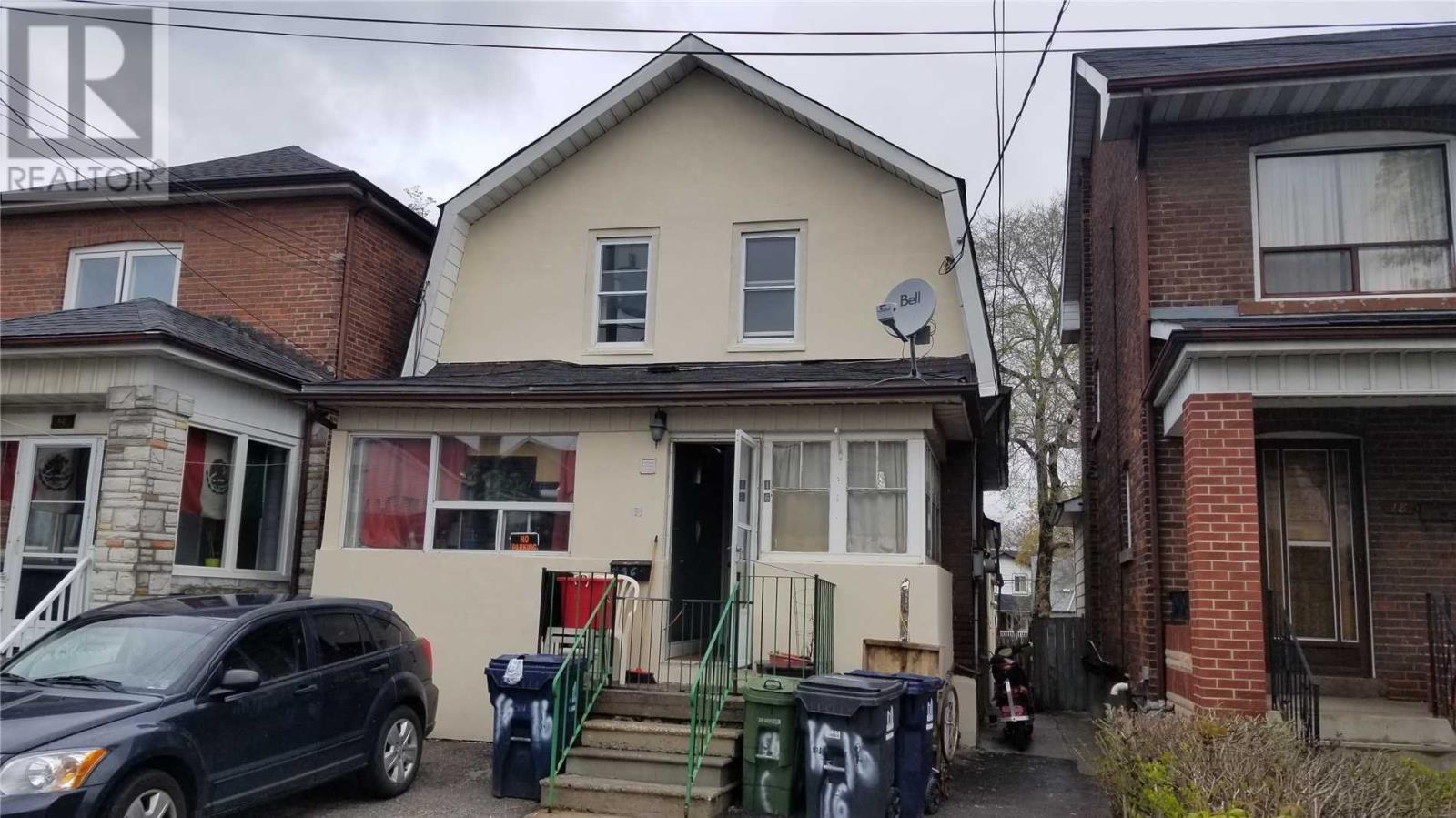 16 Rutherford Ave, Toronto, Ontario  M6M 2C6 - Photo 1 - W4555229