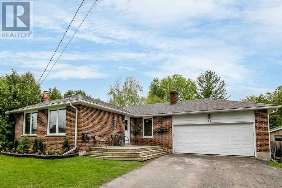 32 Griffith Ave, Georgina, Ontario  L0E 1N0 - Photo 1 - N4558114