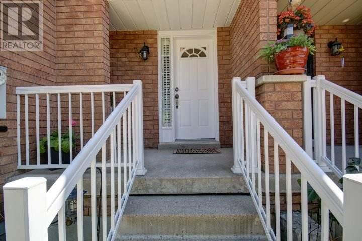 76 Twin Pines Cres, Brampton, Ontario  L7A 1M8 - Photo 2 - W4559133