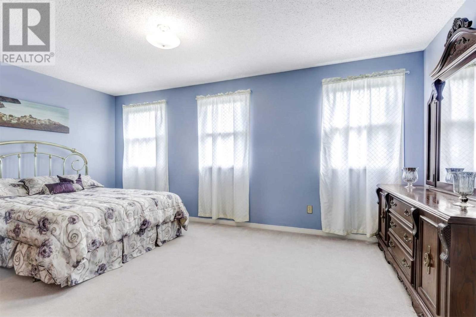 20 Greendust Crt, Brampton, Ontario  L6S 5K2 - Photo 10 - W4560071