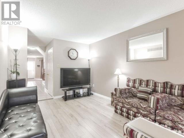 304 Langlaw Dr, Cambridge, Ontario  N1P 1B7 - Photo 5 - X4561135