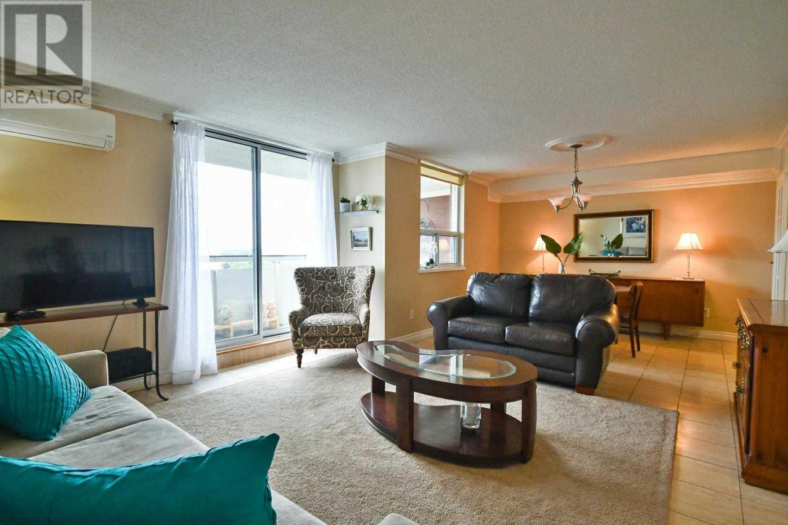 #1002 -1 Royal Orchard Blvd, Markham, Ontario  L3T 3C1 - Photo 3 - N4562570