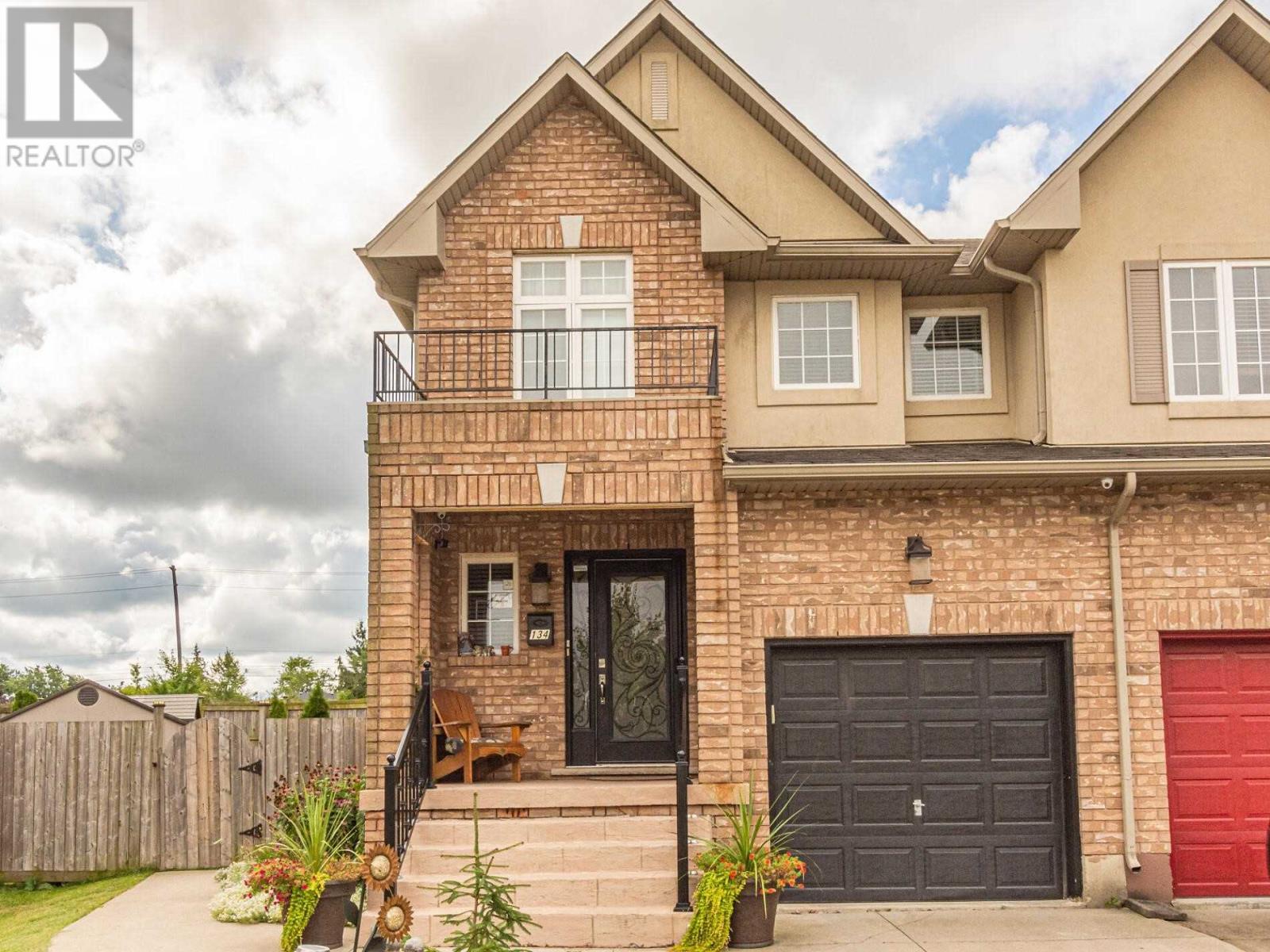 134 MEADOW WOOD CRES, hamilton, Ontario