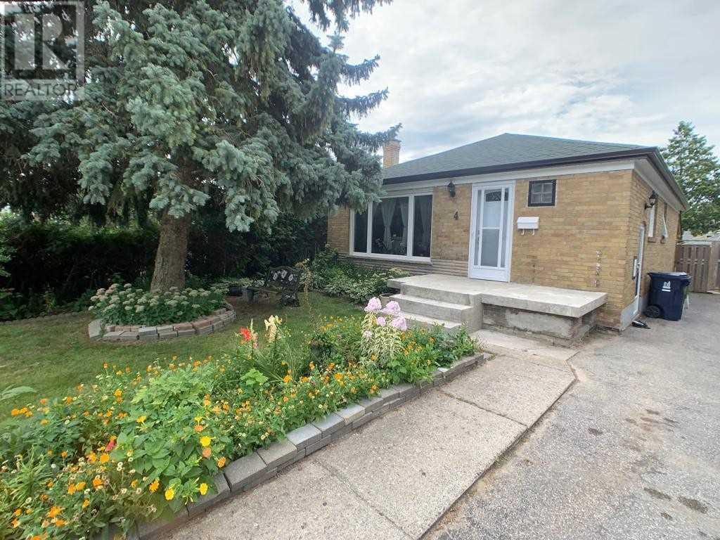 4 Gage Ave, Toronto, Ontario  M1J 1T2 - Photo 1 - E4565351