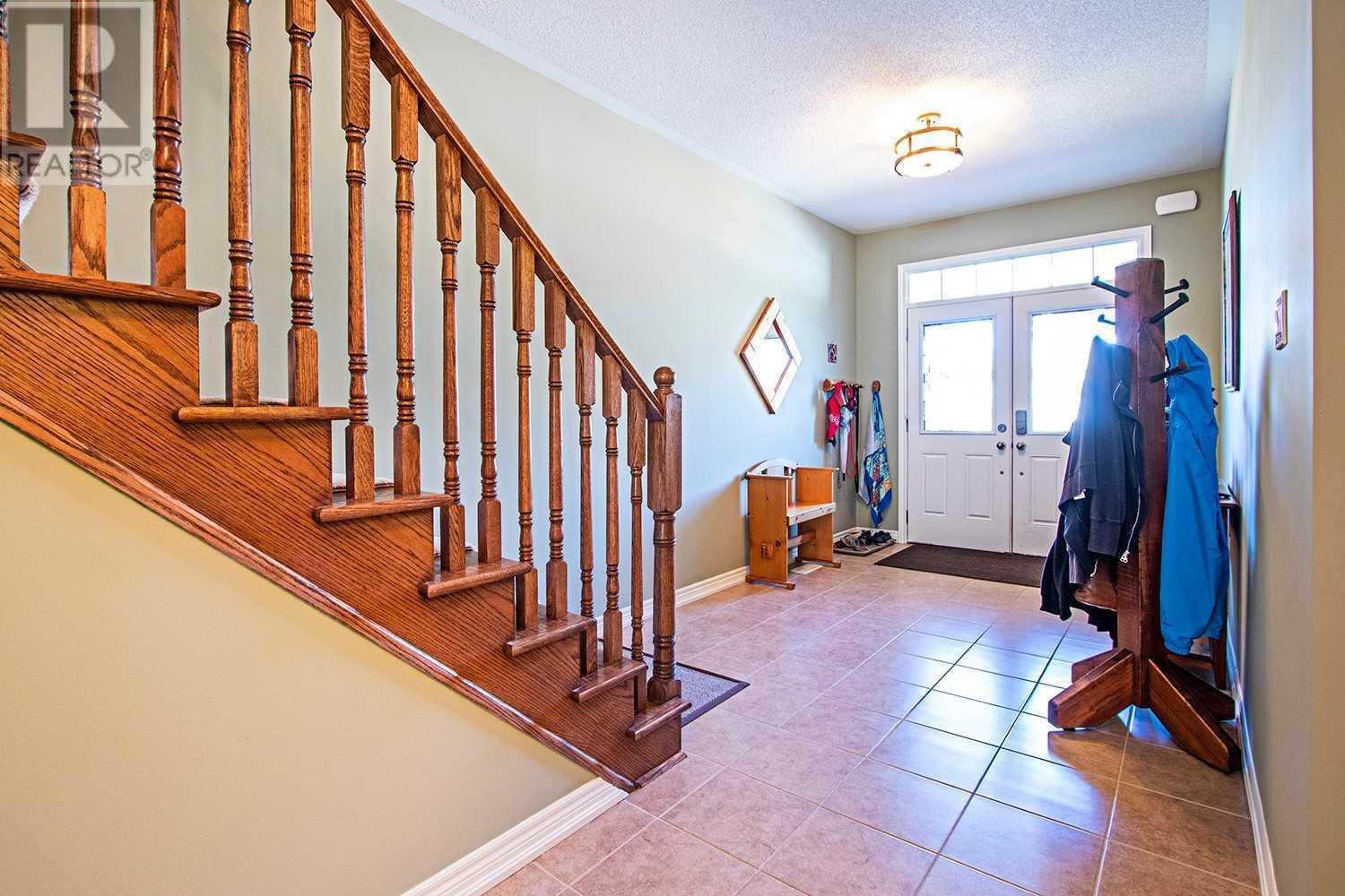 53 Scotia Rd, Georgina, Ontario  L0E 1R0 - Photo 3 - N4566448