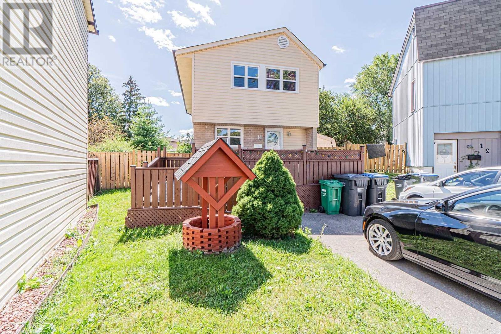 14 Hollyhedge Crt, Brampton, Ontario  L6S 1R5 - Photo 1 - W4566671