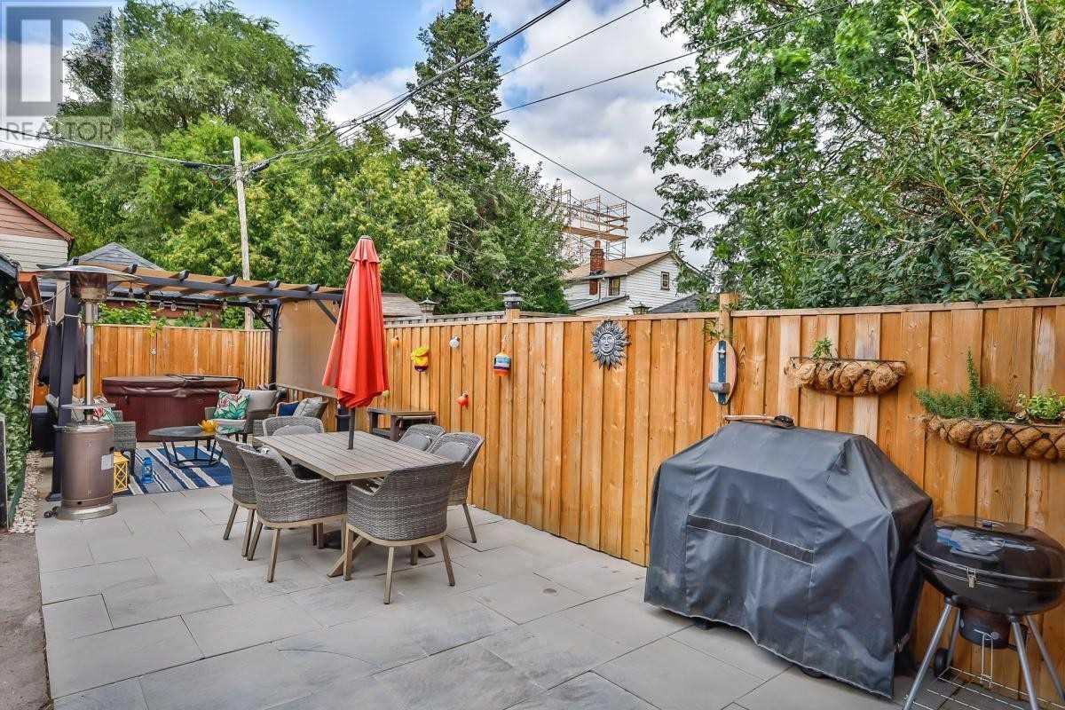 12 Caesar Ave, Toronto, Ontario  M6N 2L8 - Photo 18 - W4566958