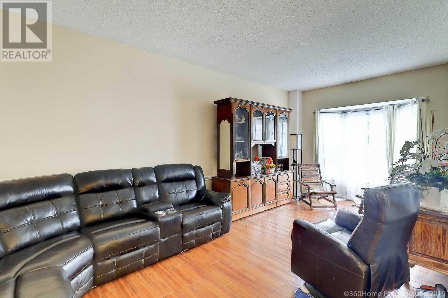 1524 Eagleview Dr, Pickering, Ontario  L1V 5H4 - Photo 3 - E4567643