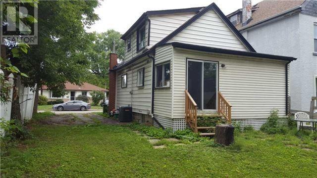 105 Ward Ave, Hamilton, Ontario  L8S 2E8 - Photo 2 - X4567821