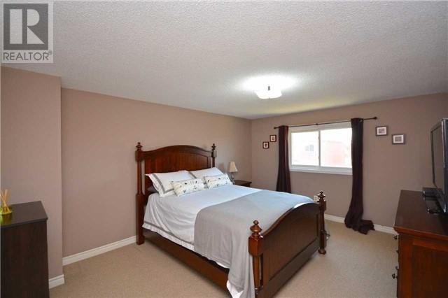 5692 Shillington Dr N, Mississauga, Ontario  L5R 3N7 - Photo 10 - W4568733