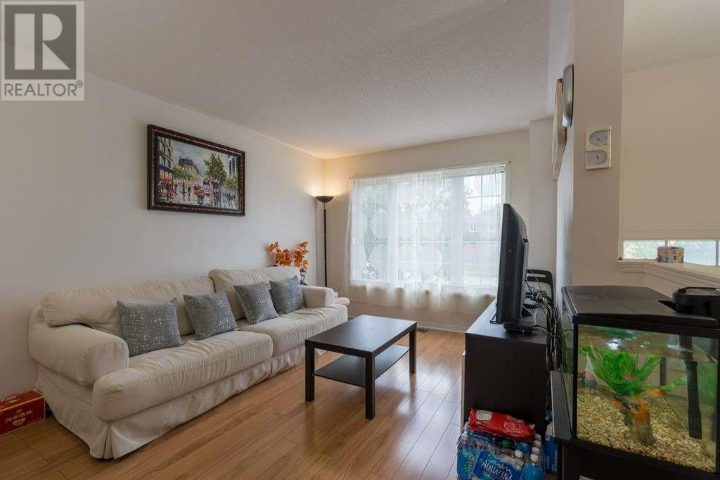 #8 -3020 Cedarglen Gate, Mississauga, Ontario  L5C 4S7 - Photo 3 - W4569384