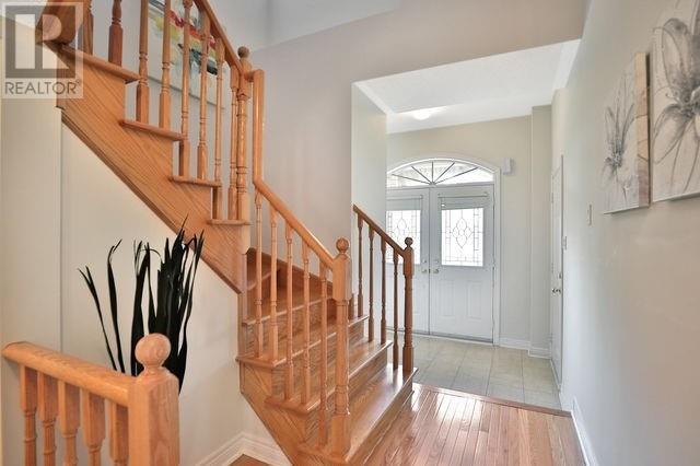 3946 Quiet Creek Dr, Mississauga, Ontario  L5M 8B4 - Photo 2 - W4569731