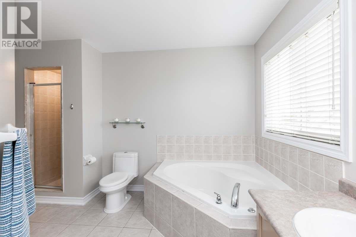 334 King St E, East Gwillimbury, Ontario  L0G 1M0 - Photo 13 - N4574336