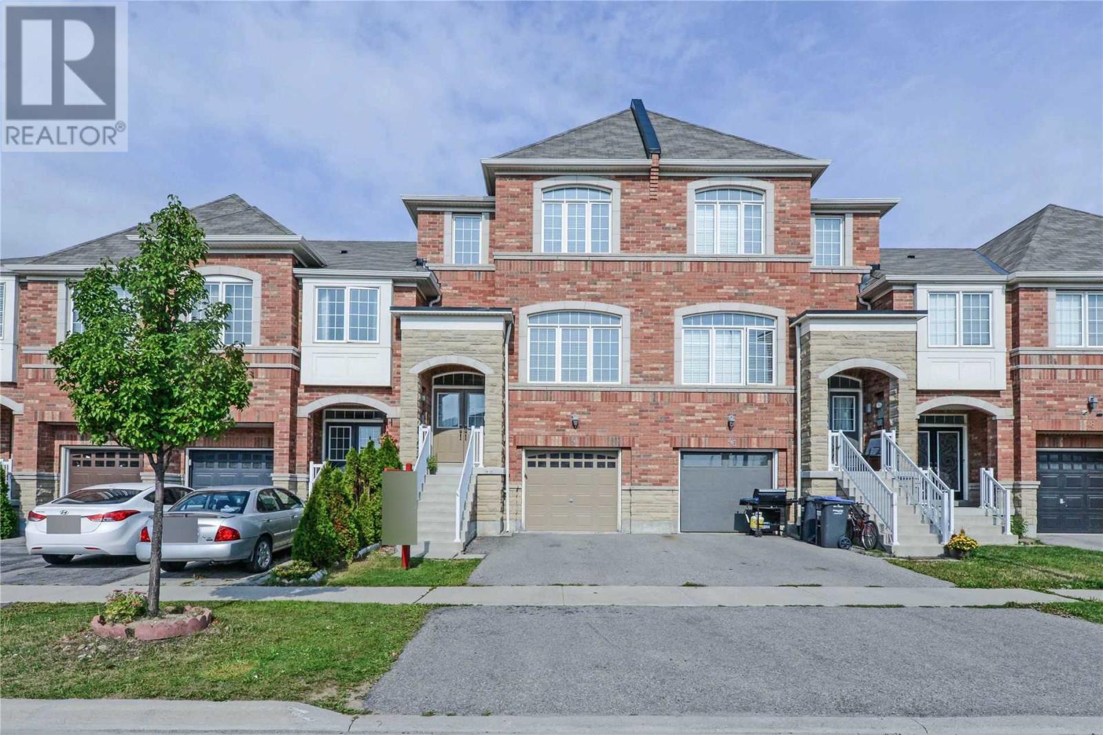 44 Lorenzo Circ, Brampton, Ontario  L6R 3N3 - Photo 1 - W4574176