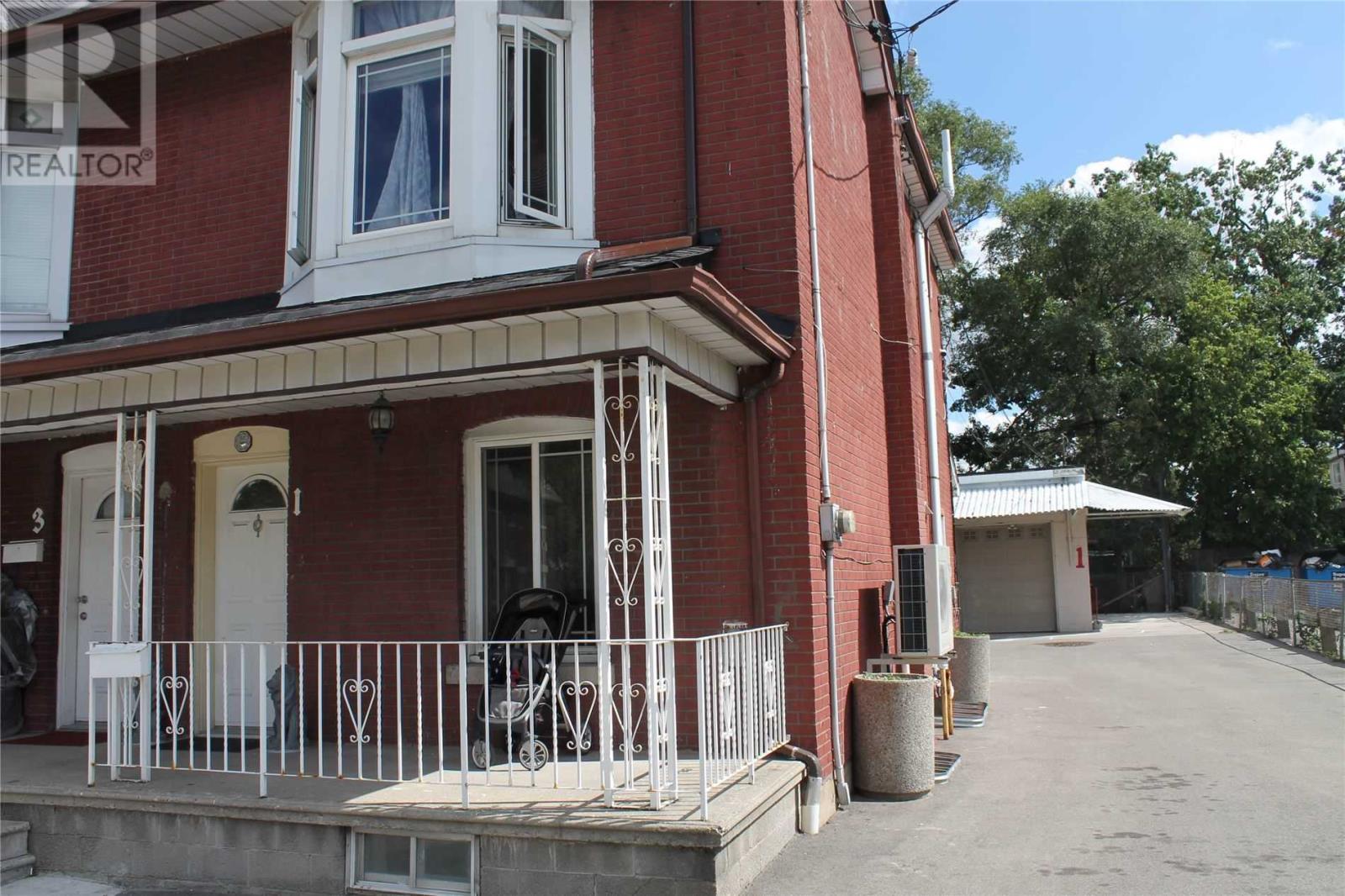 1 Ray Ave, Toronto, Ontario  M6M 2A7 - Photo 18 - W4575127