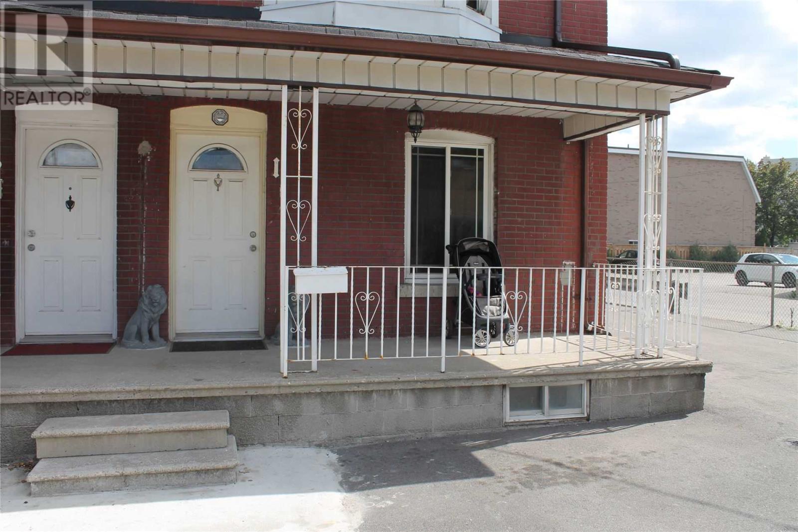 1 Ray Ave, Toronto, Ontario  M6M 2A7 - Photo 19 - W4575127