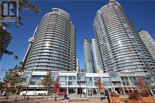 #2011 -218 Queens Quay W, Toronto, Ontario  M5J 2Y6 - Photo 1 - C4576304