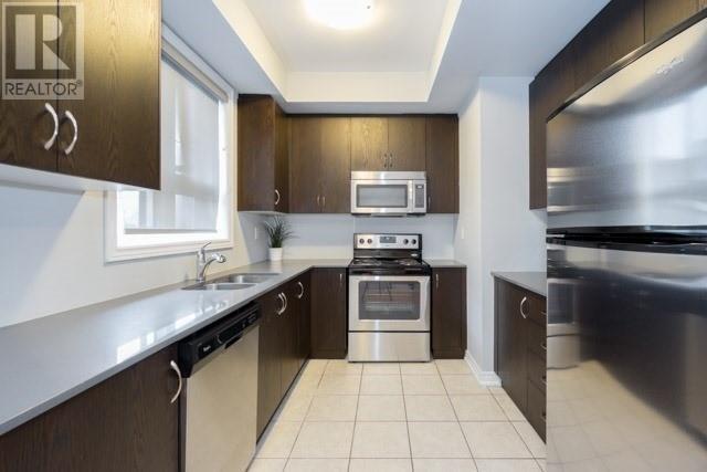 #19 -105 Kayla Cres, Vaughan, Ontario  L6A 4W3 - Photo 5 - N4576228