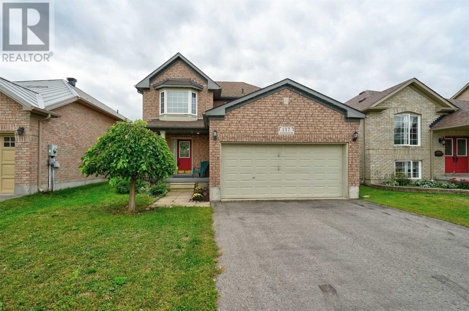 137 Cheltenham Rd, Barrie, Ontario  L4M 6S6 - Photo 1 - S4576351