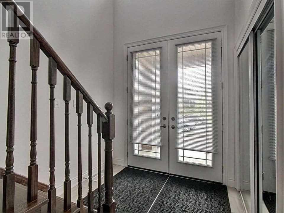 182 Birkhall Pl, Barrie, Ontario  L4N 0K9 - Photo 3 - S4576443