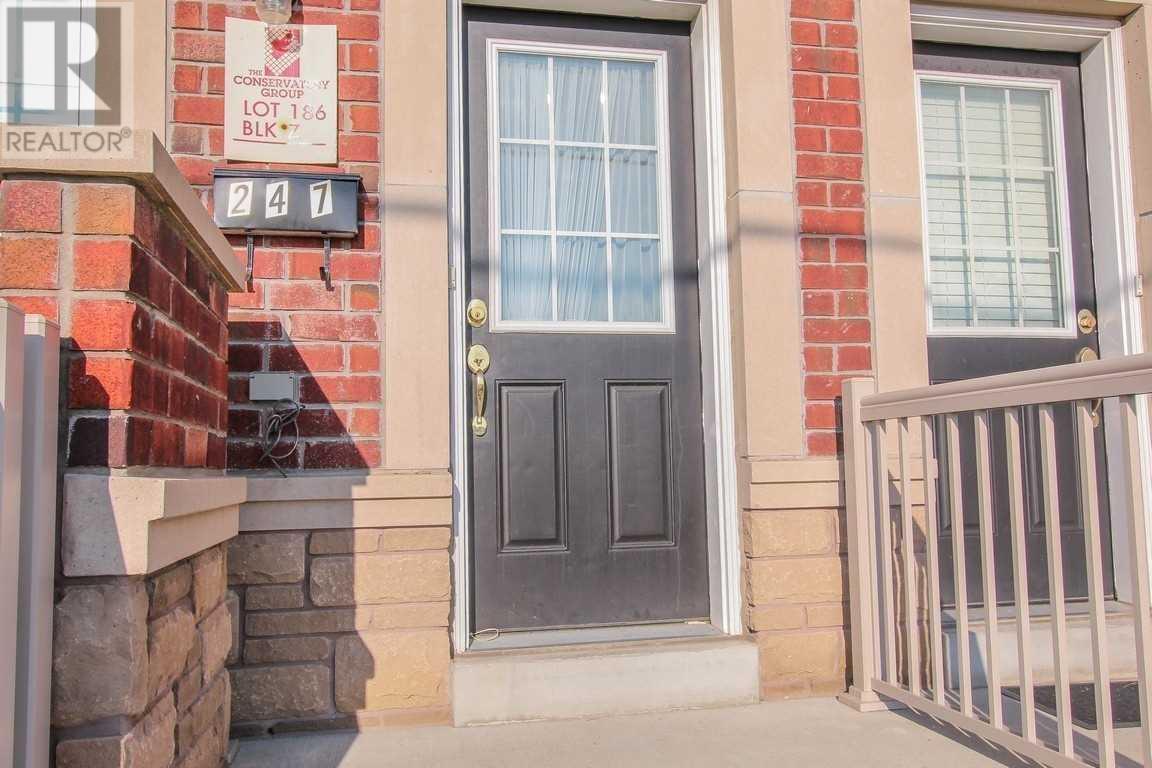 247 Torbarrie Rd, Toronto, Ontario  M3L 0E2 - Photo 2 - W4576146