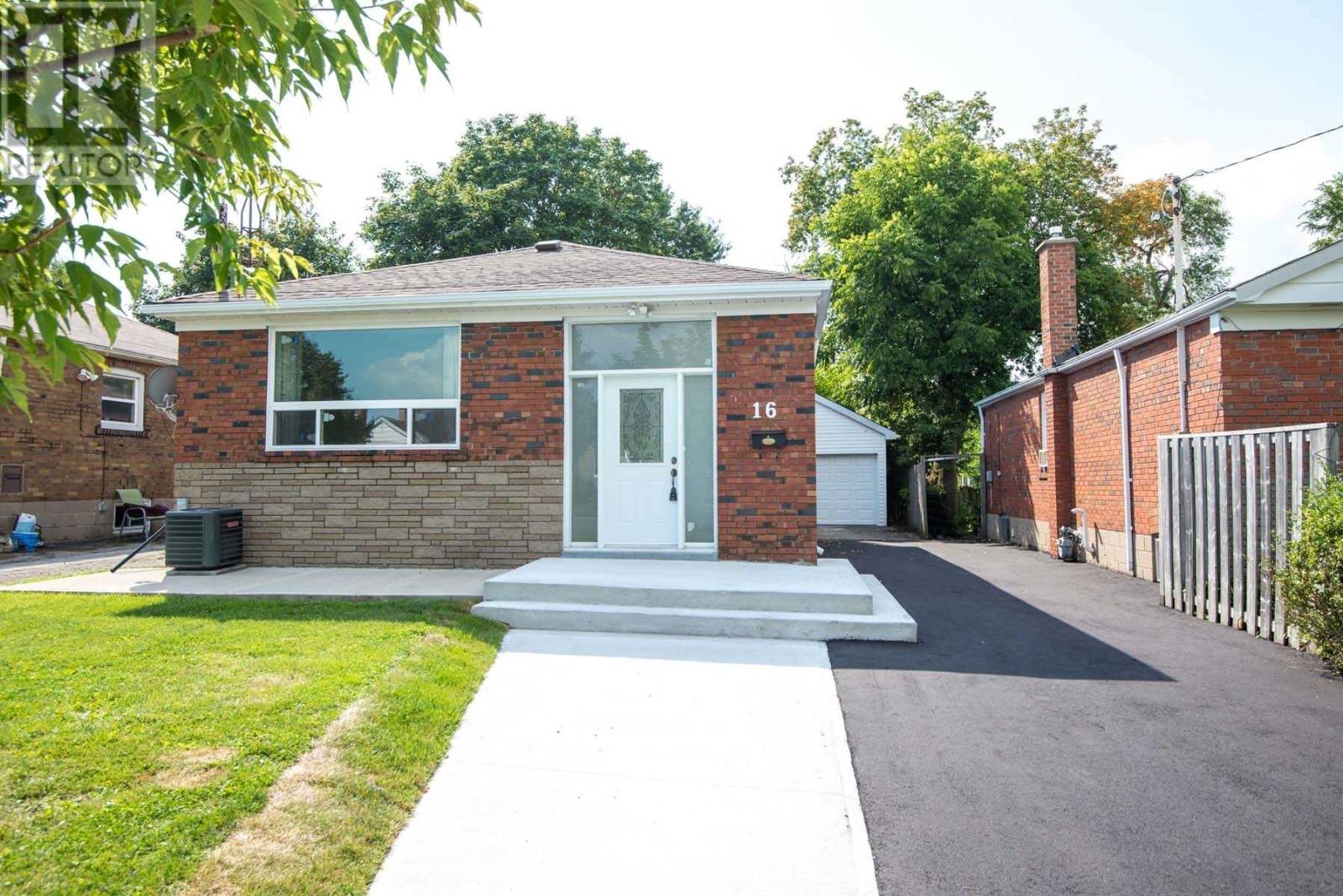 16 Lombardy Cres, Toronto, Ontario  M1K 4N8 - Photo 1 - E4576859