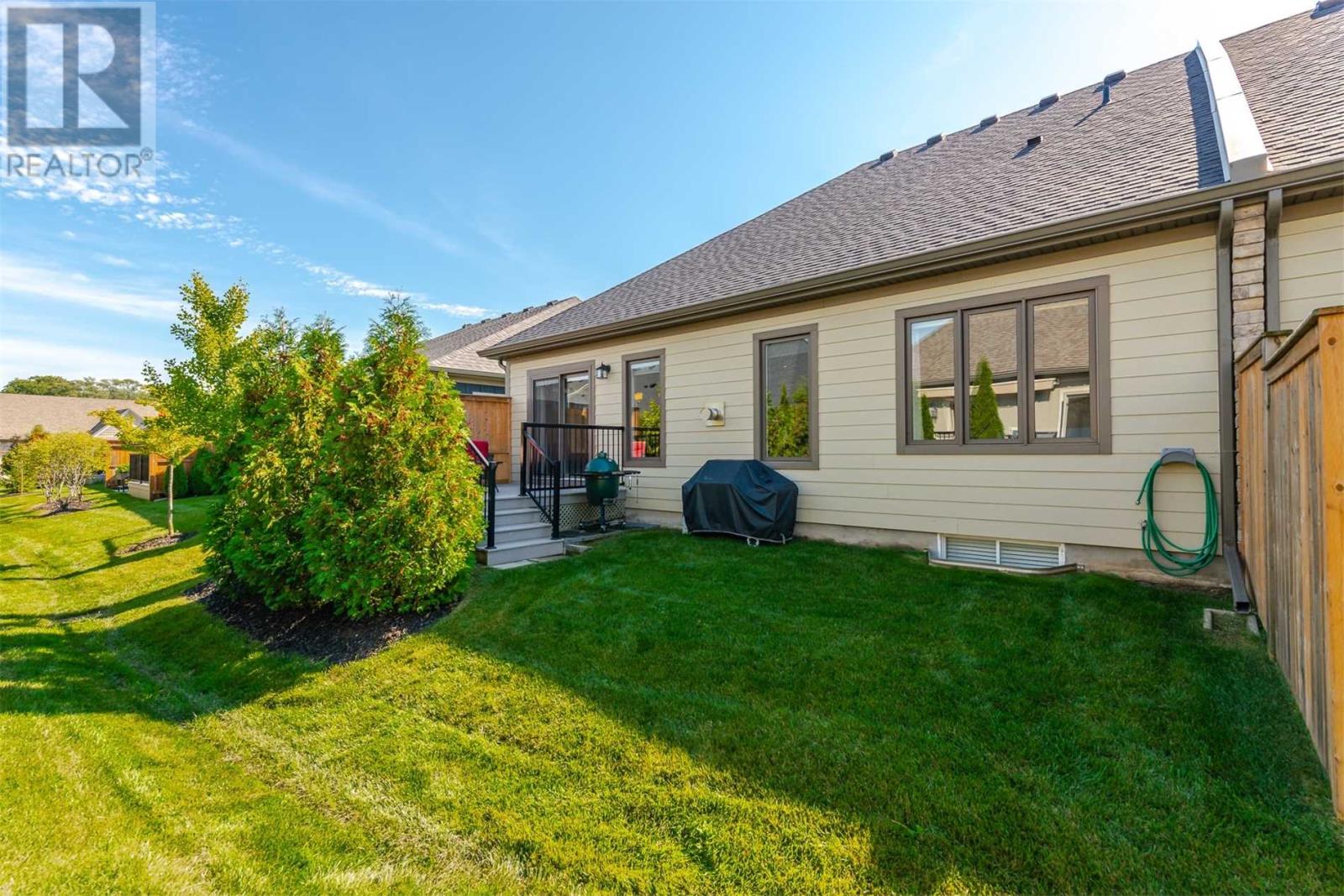 8 Sawmill Lane, Niagara-On-The-Lake, Ontario  L0S 1J0 - Photo 3 - X4576999