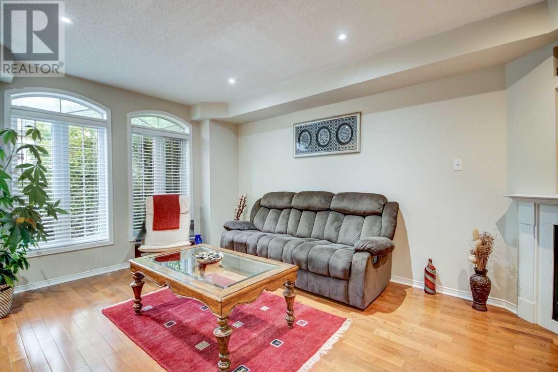 75 Gatwick Dr, Oakville, Ontario  L6H 6V2 - Photo 3 - W4578283