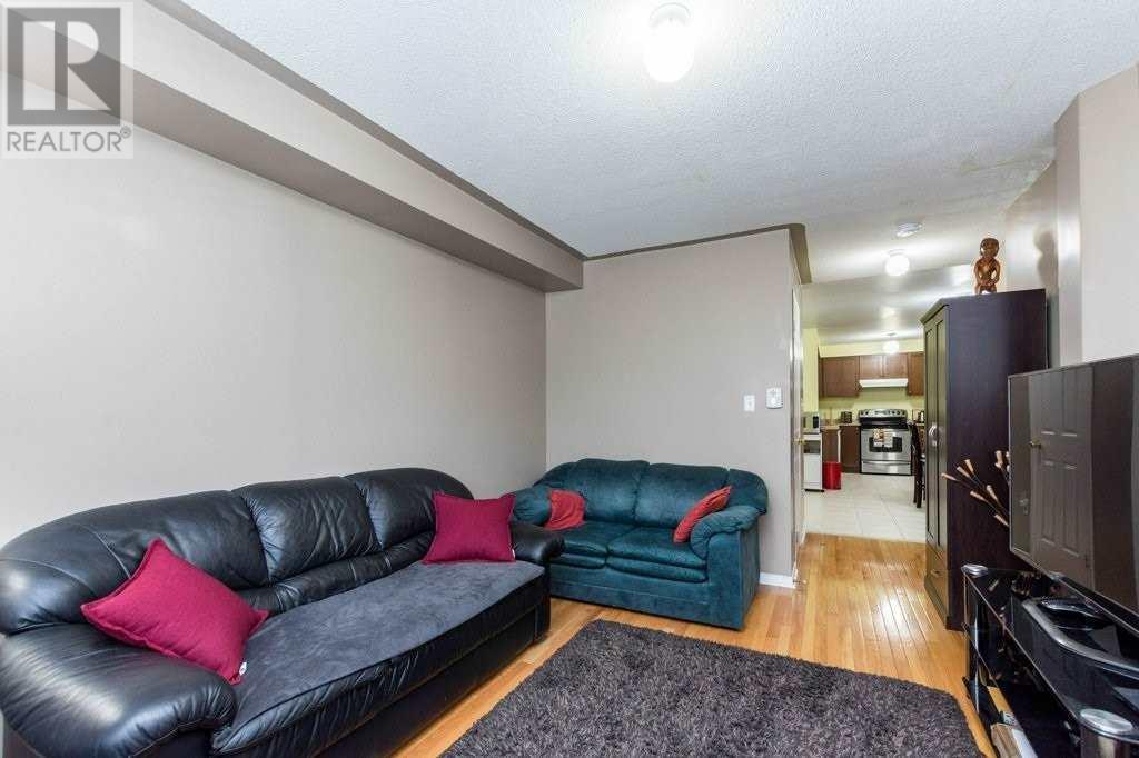 73 Joseph Griffith Lane, Toronto, Ontario  M3L 0C9 - Photo 2 - W4578369