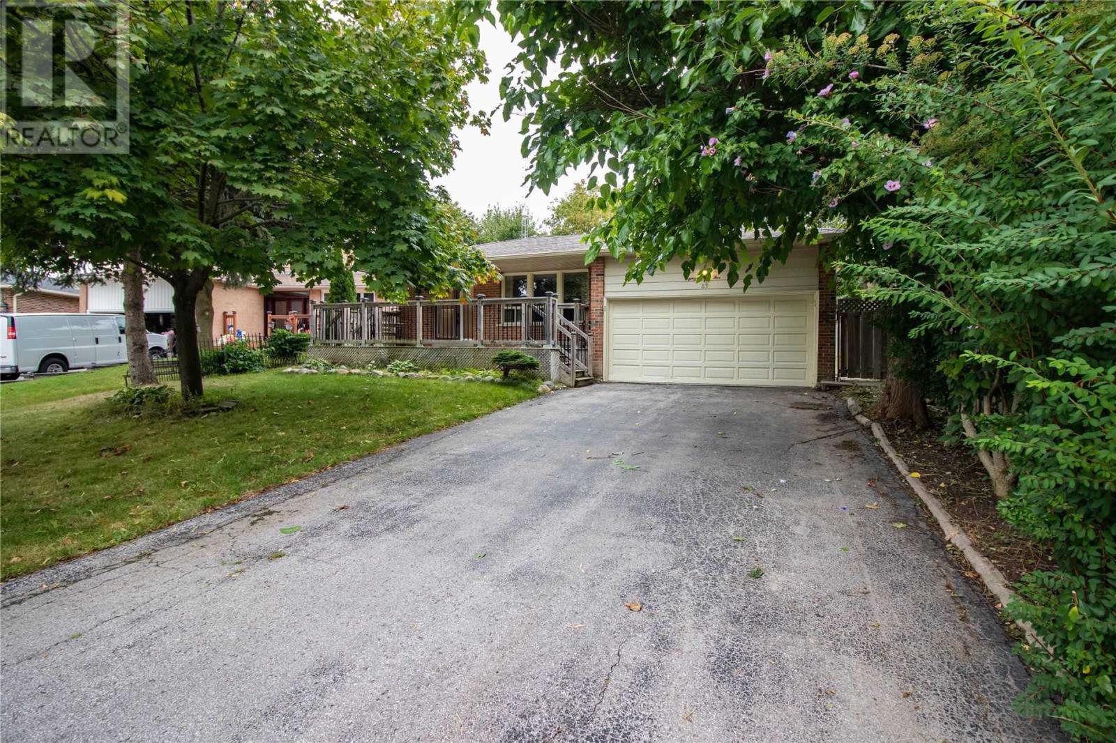 85 Derby Crt, Newmarket, Ontario  L3Y 5Z8 - Photo 1 - N4579878