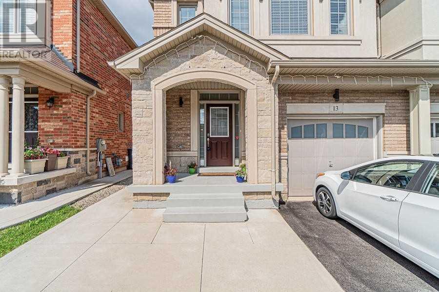 13 Andretti Cres, Brampton, Ontario  L6X 5G7 - Photo 3 - W4579986