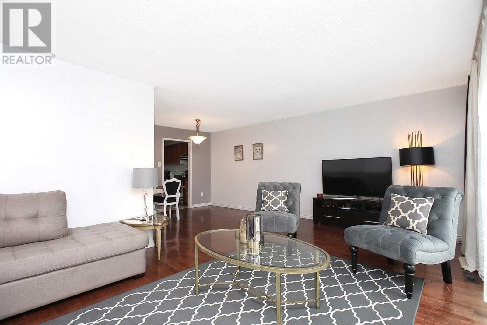 159 Palmdale Dr, Toronto, Ontario  M1T 1P2 - Photo 3 - E4581959