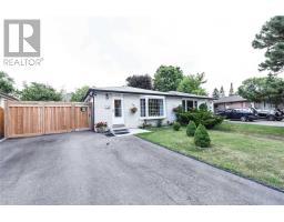 174 EARNSCLIFFE CIRC, brampton, Ontario