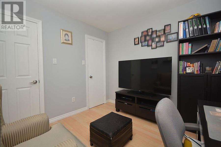 838 Eaglemount Cres, Mississauga, Ontario  L5C 1N9 - Photo 15 - W4581938