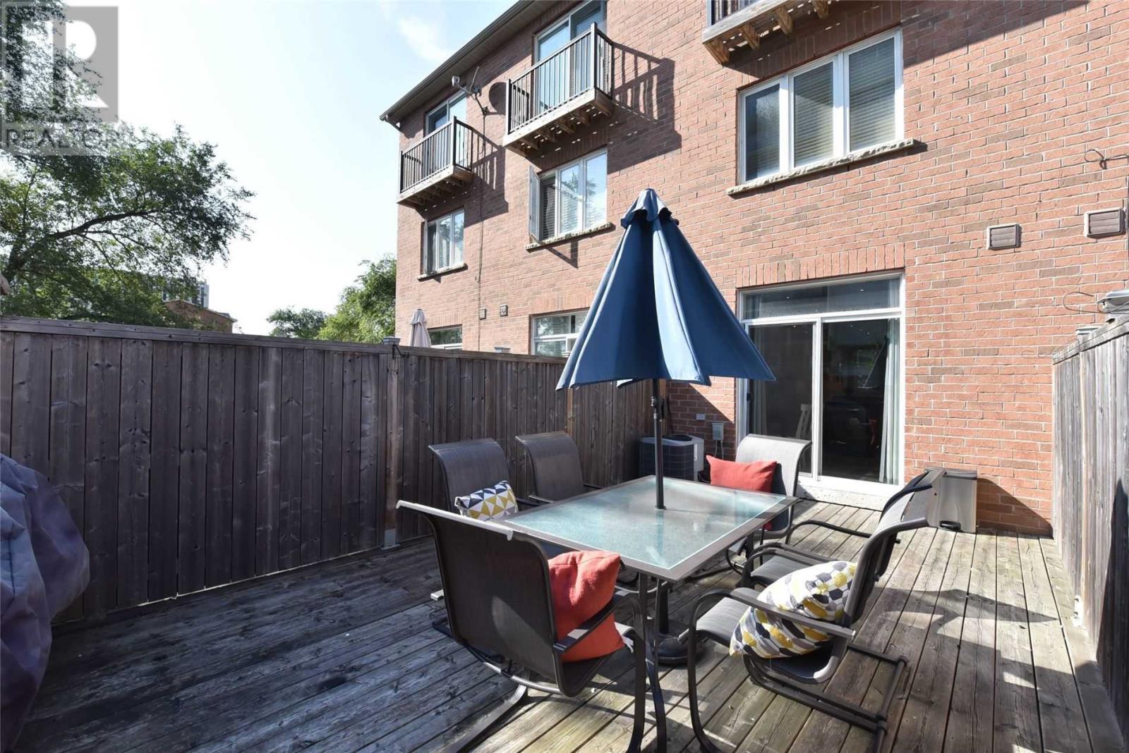 9d Hobden Pl, Toronto, Ontario  M9R 3R6 - Photo 20 - W4582091